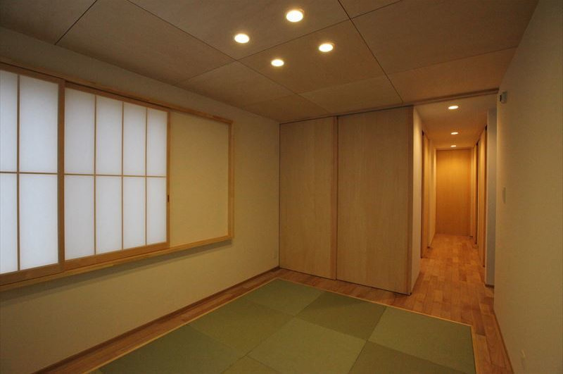 琉球畳を採用したモダンな和室
